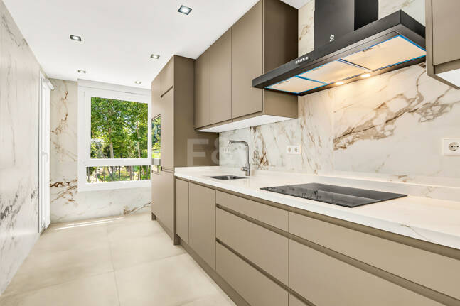 Exklusives Apartment mit direktem Strandzugang in bester Lage an der Goldenen Meile