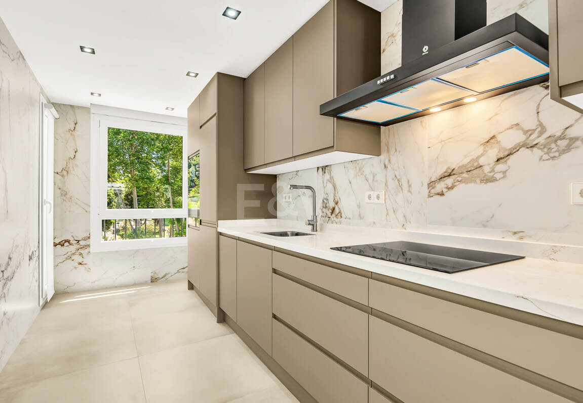 Exklusives Apartment mit direktem Strandzugang in bester Lage an der Goldenen Meile