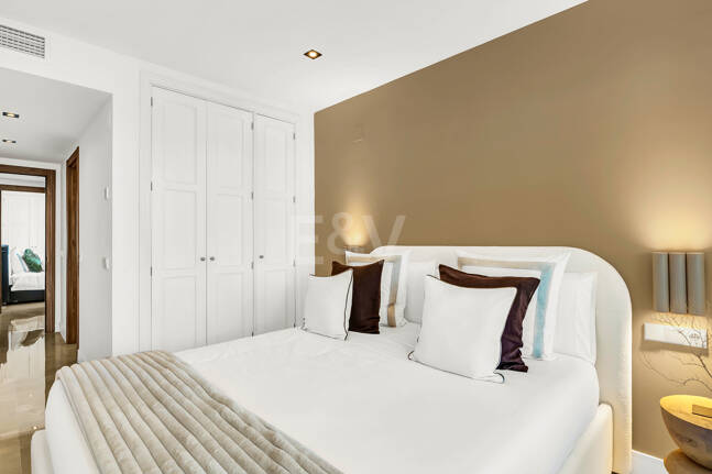 Exklusives Apartment mit direktem Strandzugang in bester Lage an der Goldenen Meile