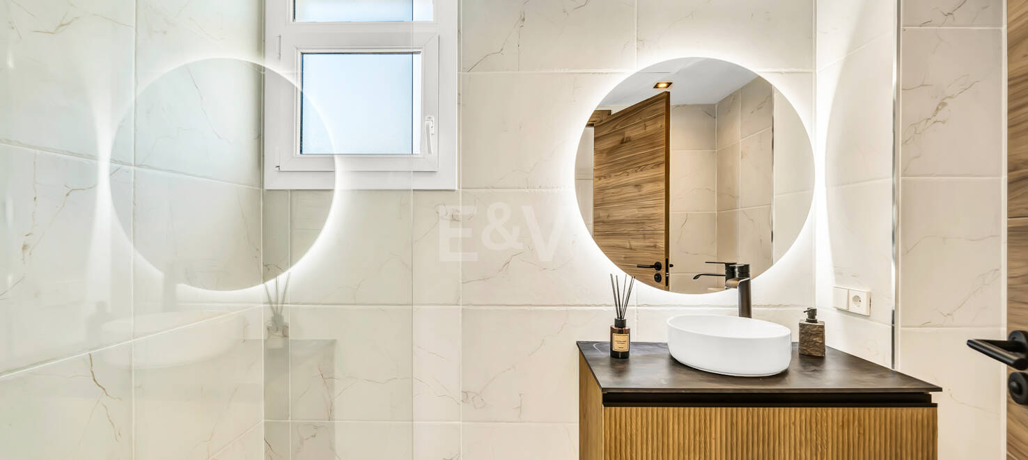 Exclusive Apartment with Direct Beach access in Prime Location on the Golden Mile