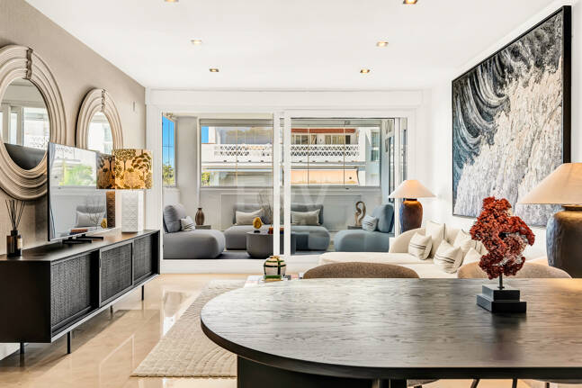 Exklusives Apartment mit direktem Strandzugang in bester Lage an der Goldenen Meile