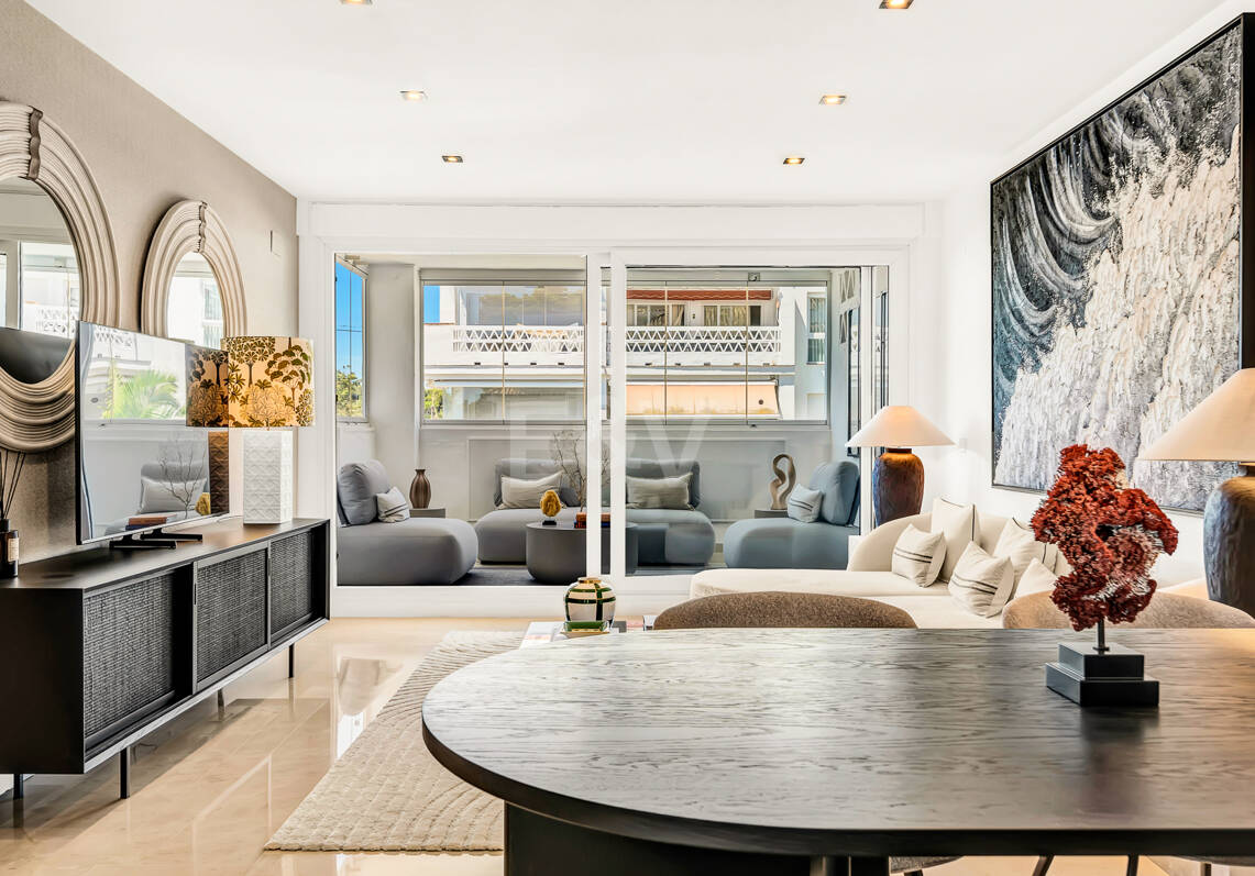 Exklusives Apartment mit direktem Strandzugang in bester Lage an der Goldenen Meile