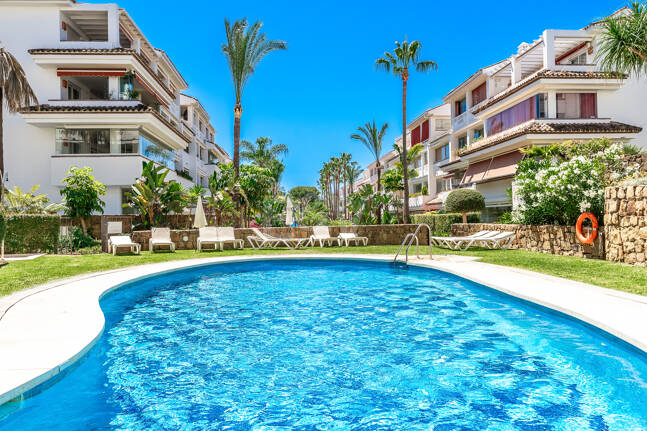 Exklusives Apartment mit direktem Strandzugang in bester Lage an der Goldenen Meile