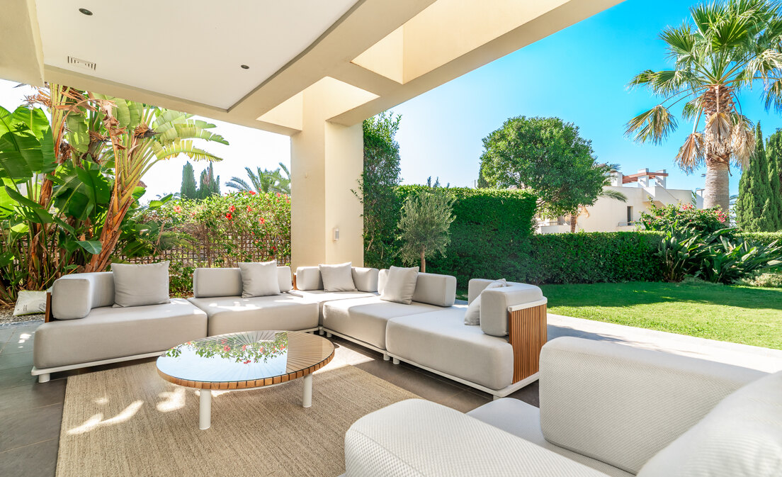 Luxury Garden Apartment in Prestigious Urbanization on the Golden Mile