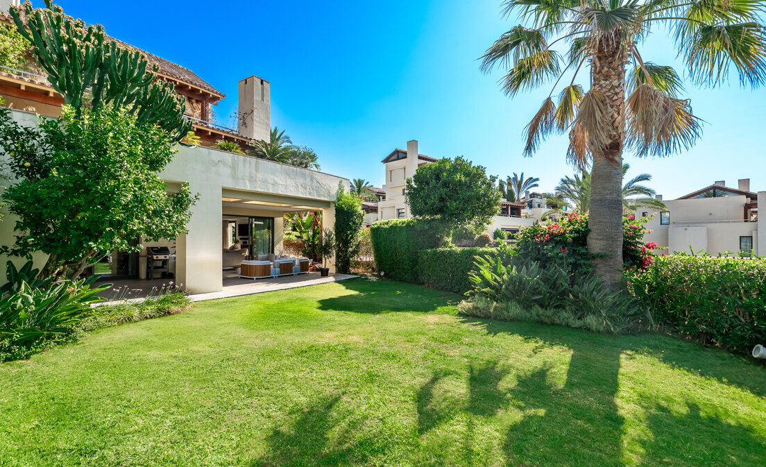 Luxury Garden Apartment on the Golden Mile