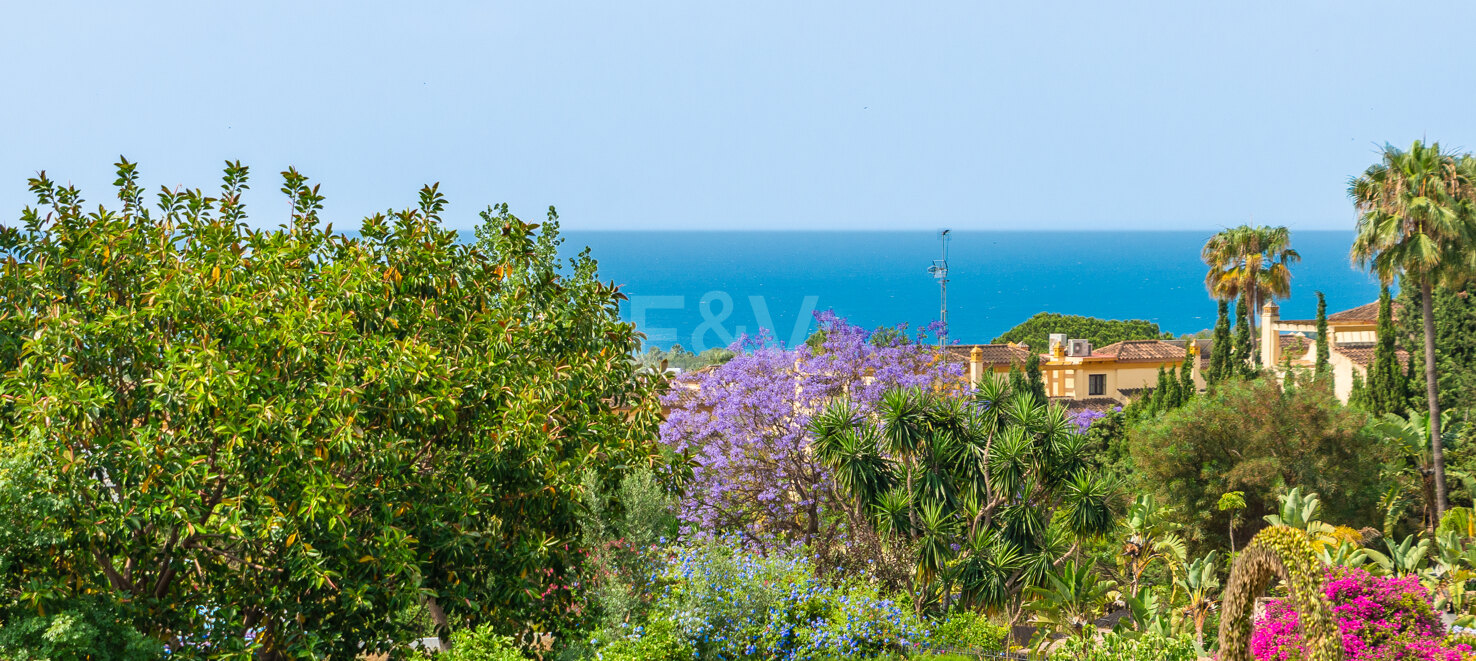Exceptional Investment Opportunity – Vast Plot with Stunning Sea Views in Nagüeles
