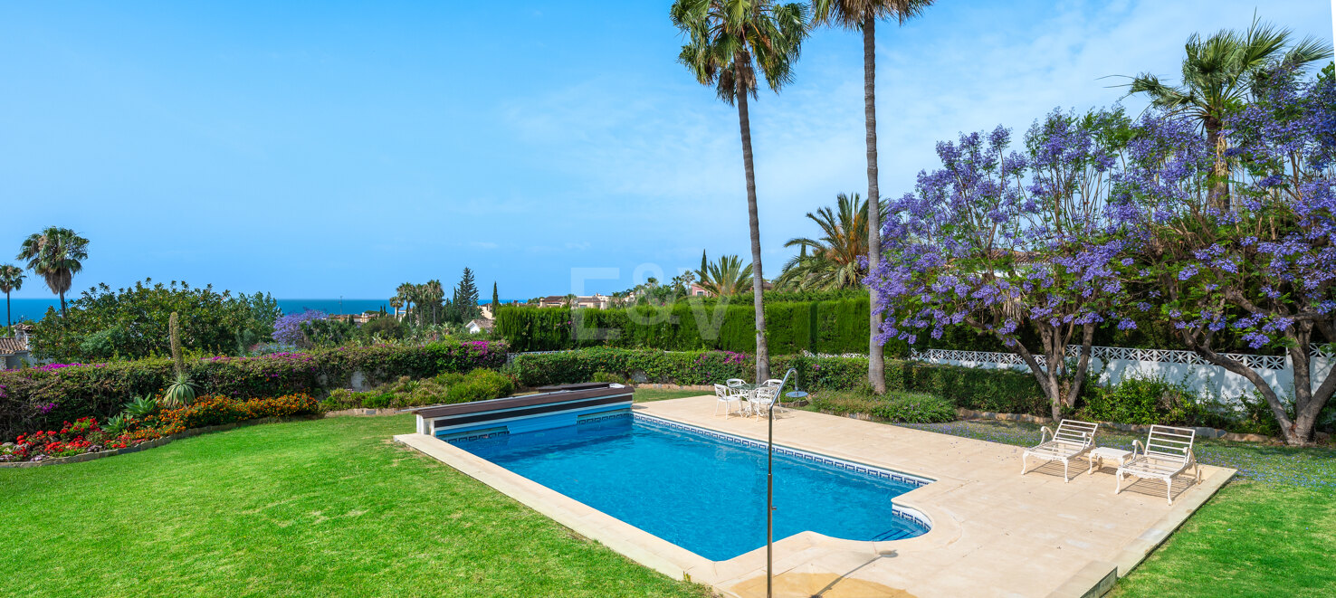 Exceptional Investment Opportunity – Vast Plot with Stunning Sea Views in Nagüeles