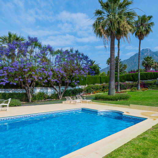 Exceptional Investment Opportunity – Vast Plot with Stunning Sea Views in Nagüeles