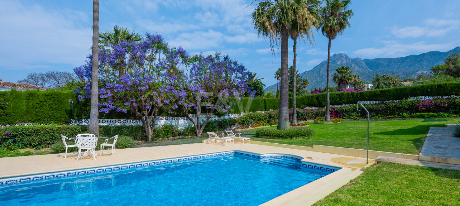 Exceptional Investment Opportunity – Vast Plot with Stunning Sea Views in Nagüeles