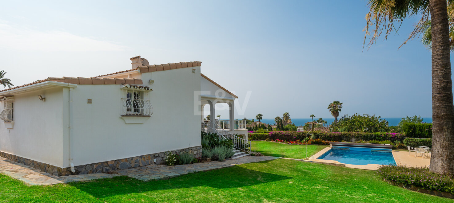 Exceptional Investment Opportunity – Vast Plot with Stunning Sea Views in Nagüeles