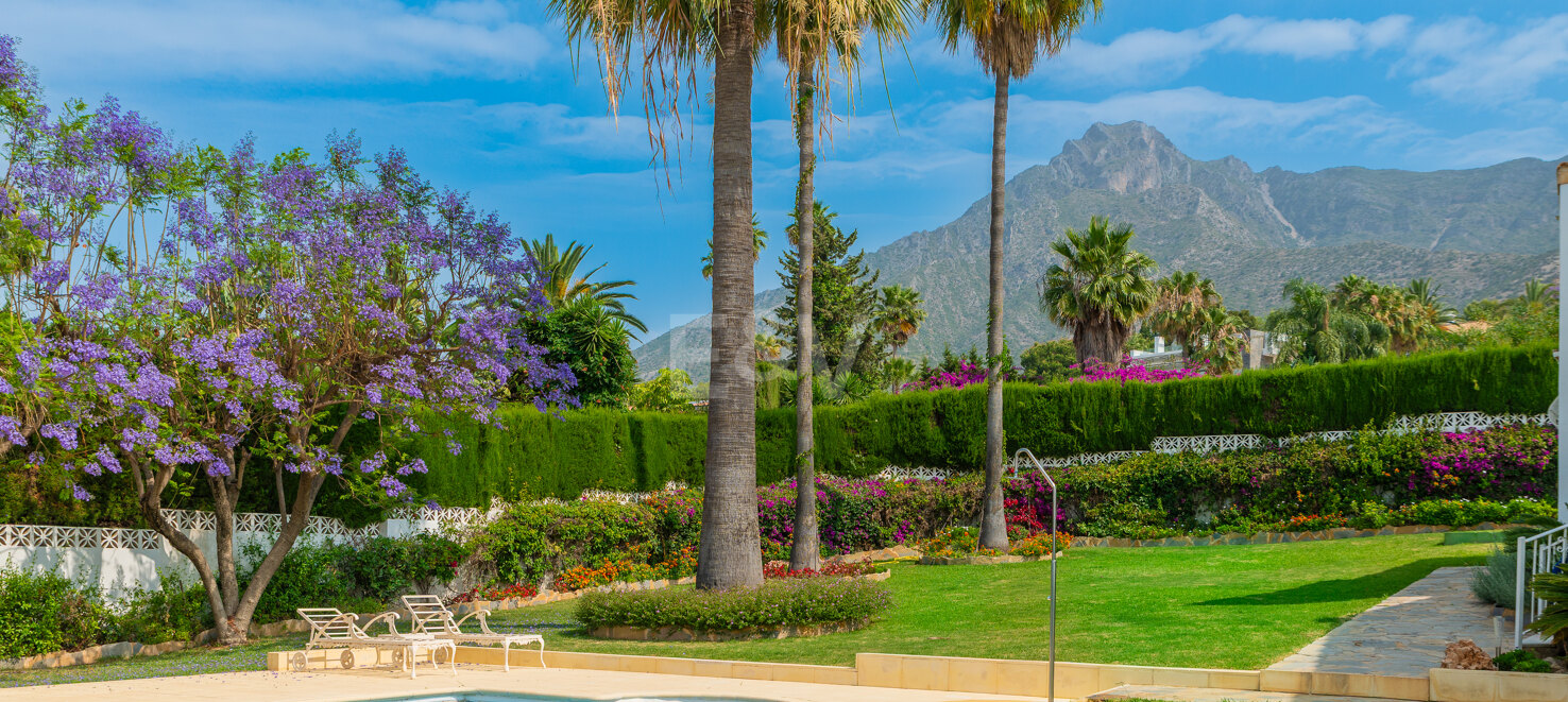 Exceptional Investment Opportunity – Vast Plot with Stunning Sea Views in Nagüeles