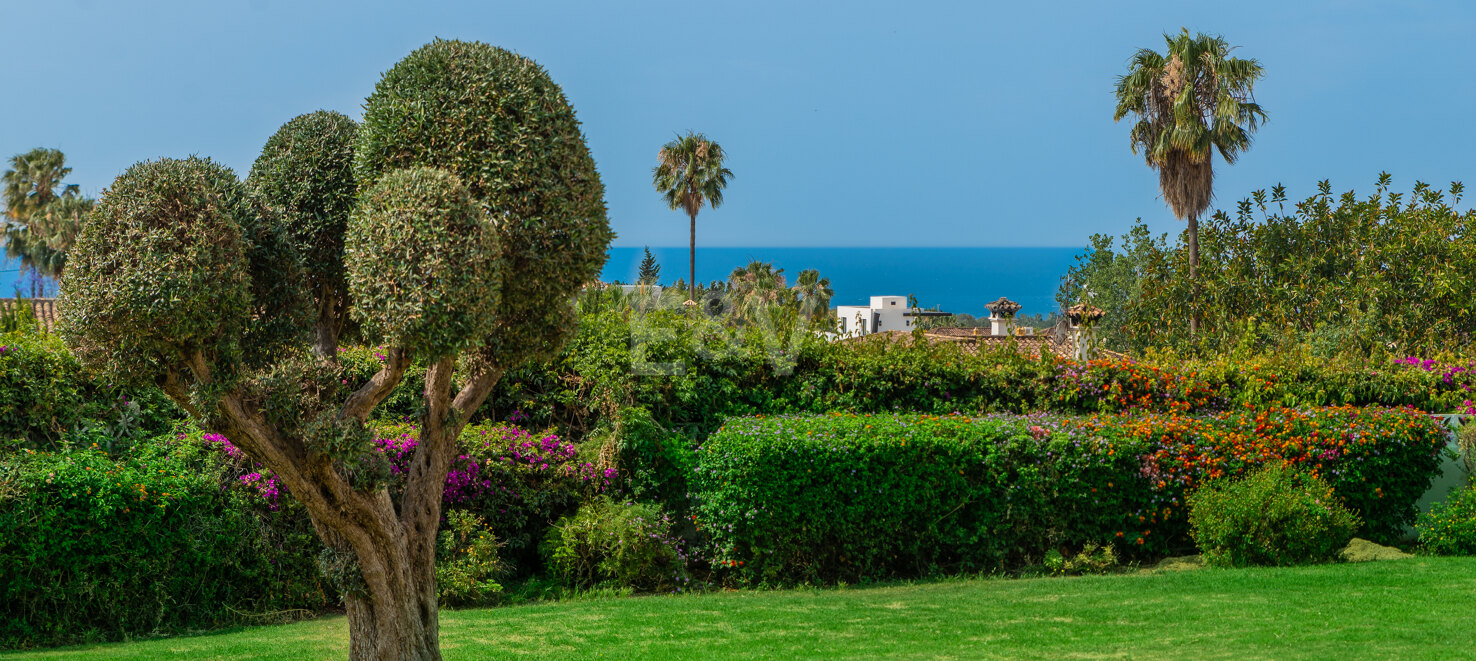 Exceptional Investment Opportunity – Vast Plot with Stunning Sea Views in Nagüeles