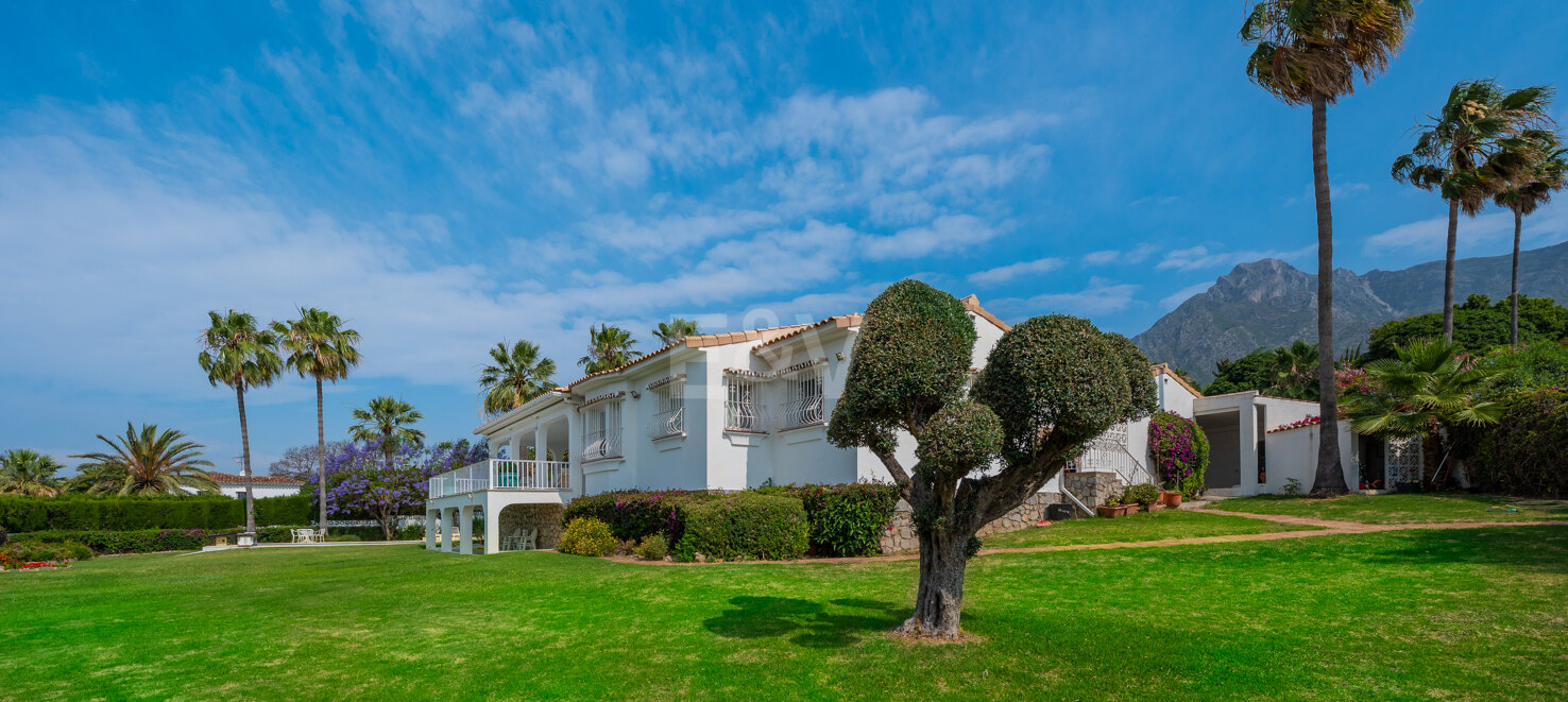 Exceptional Investment Opportunity – Vast Plot with Stunning Sea Views in Nagüeles