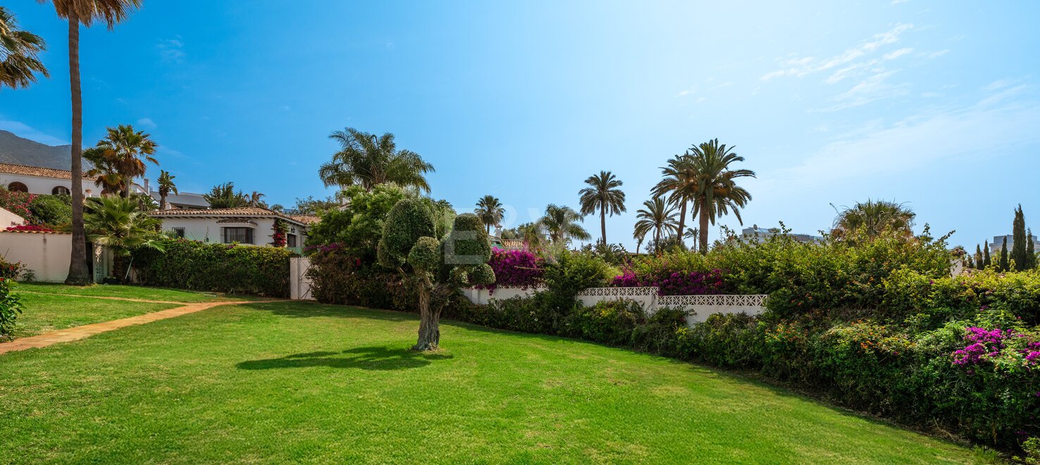 Exceptional Investment Opportunity – Vast Plot with Stunning Sea Views in Nagüeles