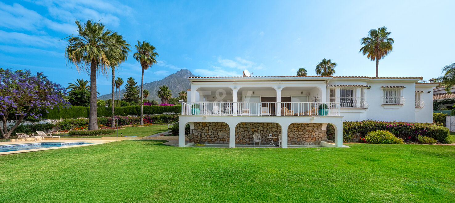 Exceptional Investment Opportunity – Vast Plot with Stunning Sea Views in Nagüeles