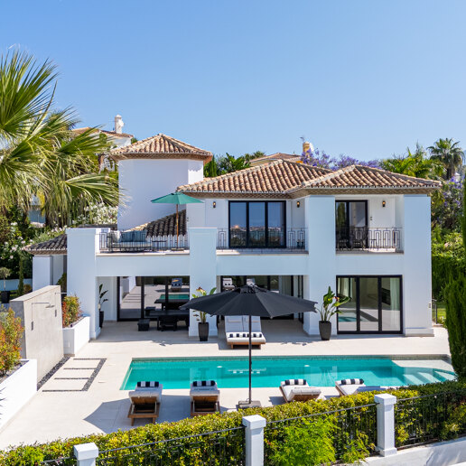 Modern Andalusian Villa with Breathtaking Sea Views