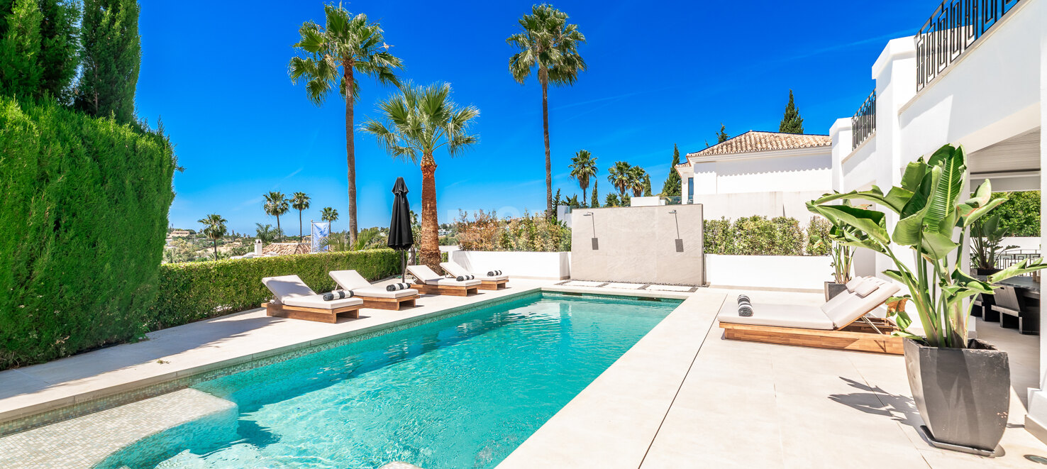 Modern Andalusian Villa with Breathtaking Sea Views