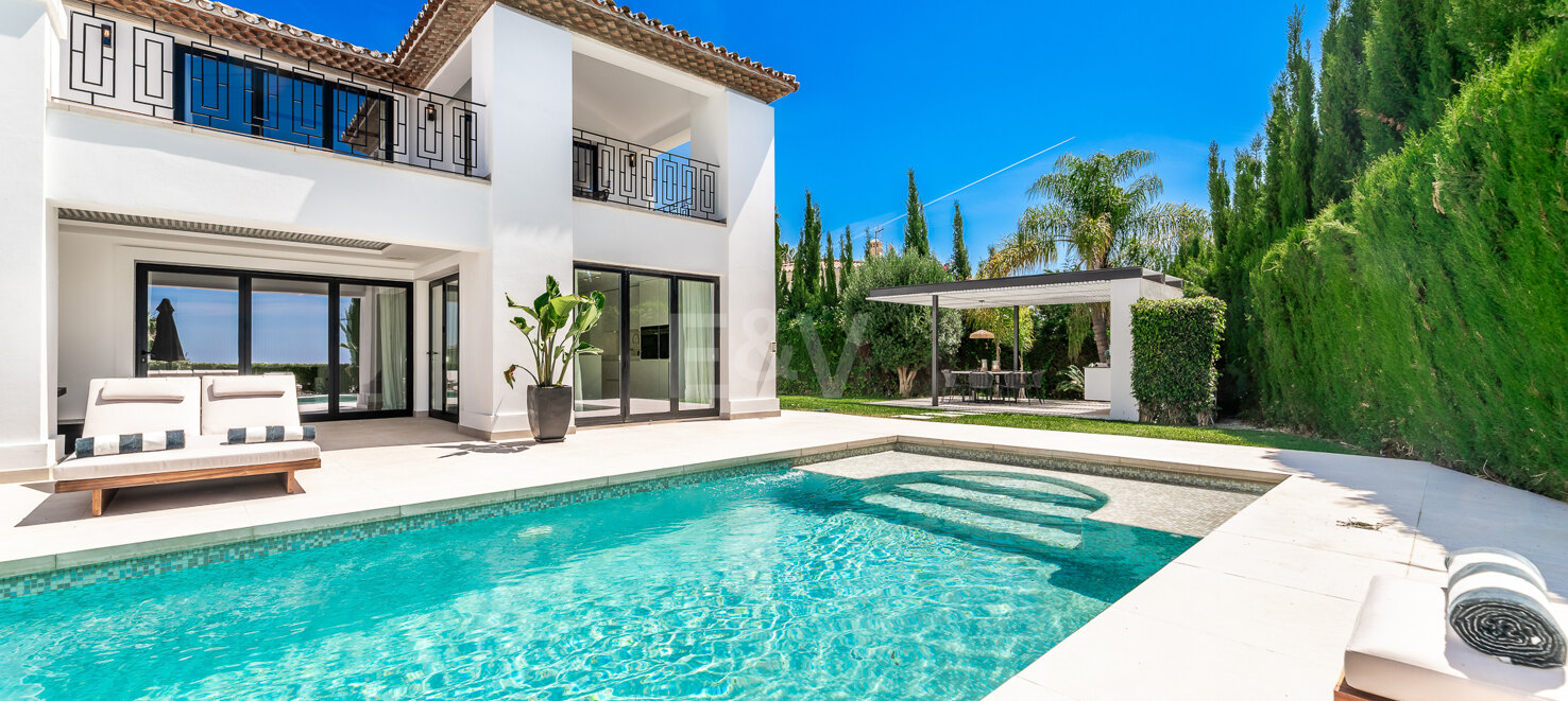 Modern Andalusian Villa with Breathtaking Sea Views