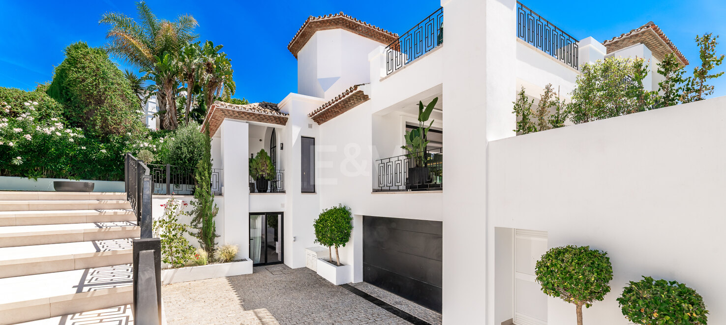 Modern Andalusian Villa with Breathtaking Sea Views