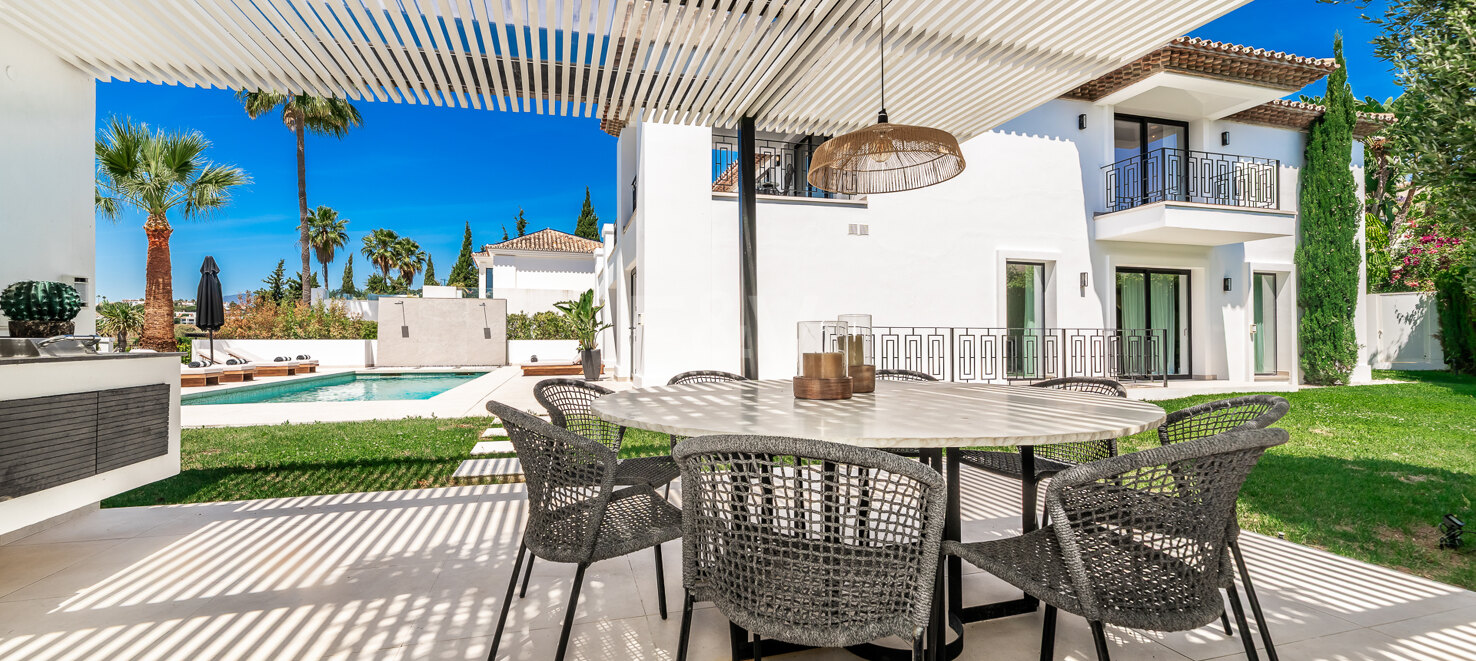 Modern Andalusian Villa with Breathtaking Sea Views