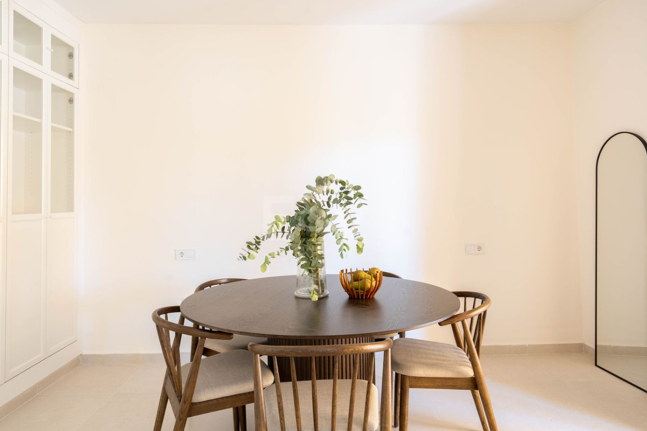 Elegant 4 sovrum lägenhet nära stranden