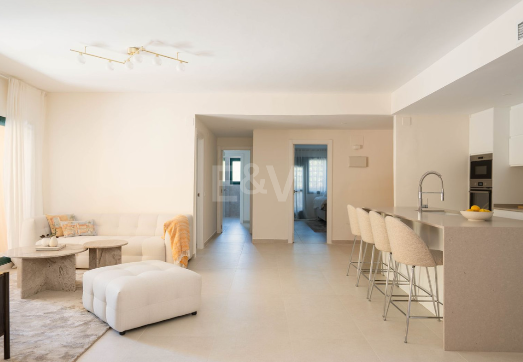 Elegant 4 sovrum lägenhet nära stranden