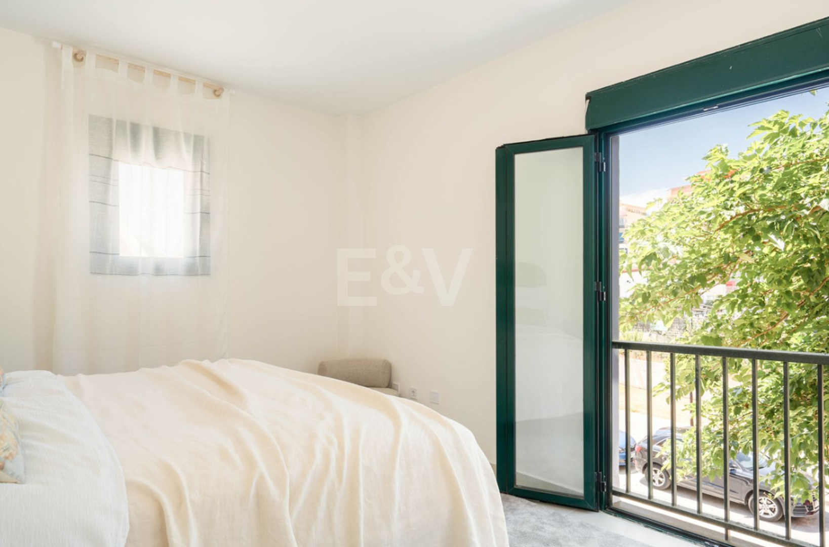 Elegant 4 sovrum lägenhet nära stranden