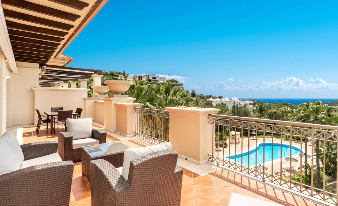 Ático dúplex luminoso y espacioso con vistas panorámicas en Altamira