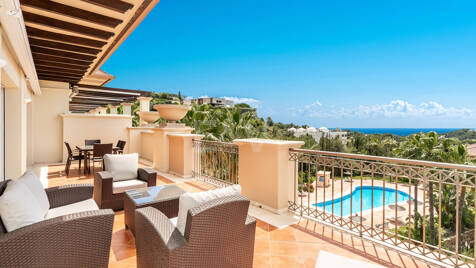 Bright and Spacious Duplex Penthouse with Open Views in Altamira