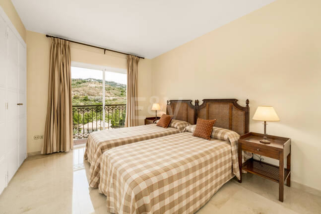 Ático dúplex luminoso y espacioso con vistas panorámicas en Altamira