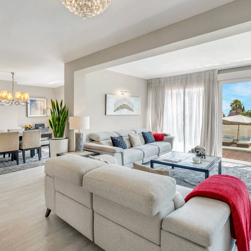 Elegant 6-Bedroom Villa with Guest House, Sea Views & Private Pool in Tranquil Río Real