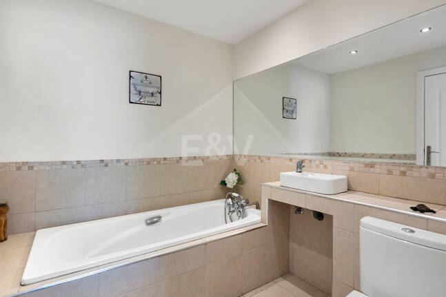 Elegant 6-Bedroom Villa with Guest House, Sea Views & Private Pool in Tranquil Río Real