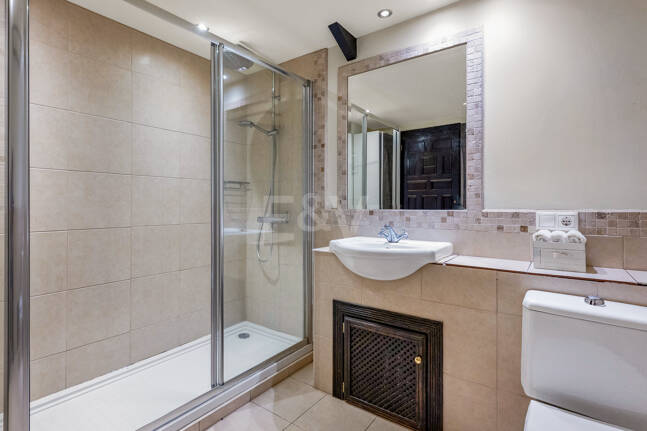 Elegant 6-Bedroom Villa with Guest House, Sea Views & Private Pool in Tranquil Río Real