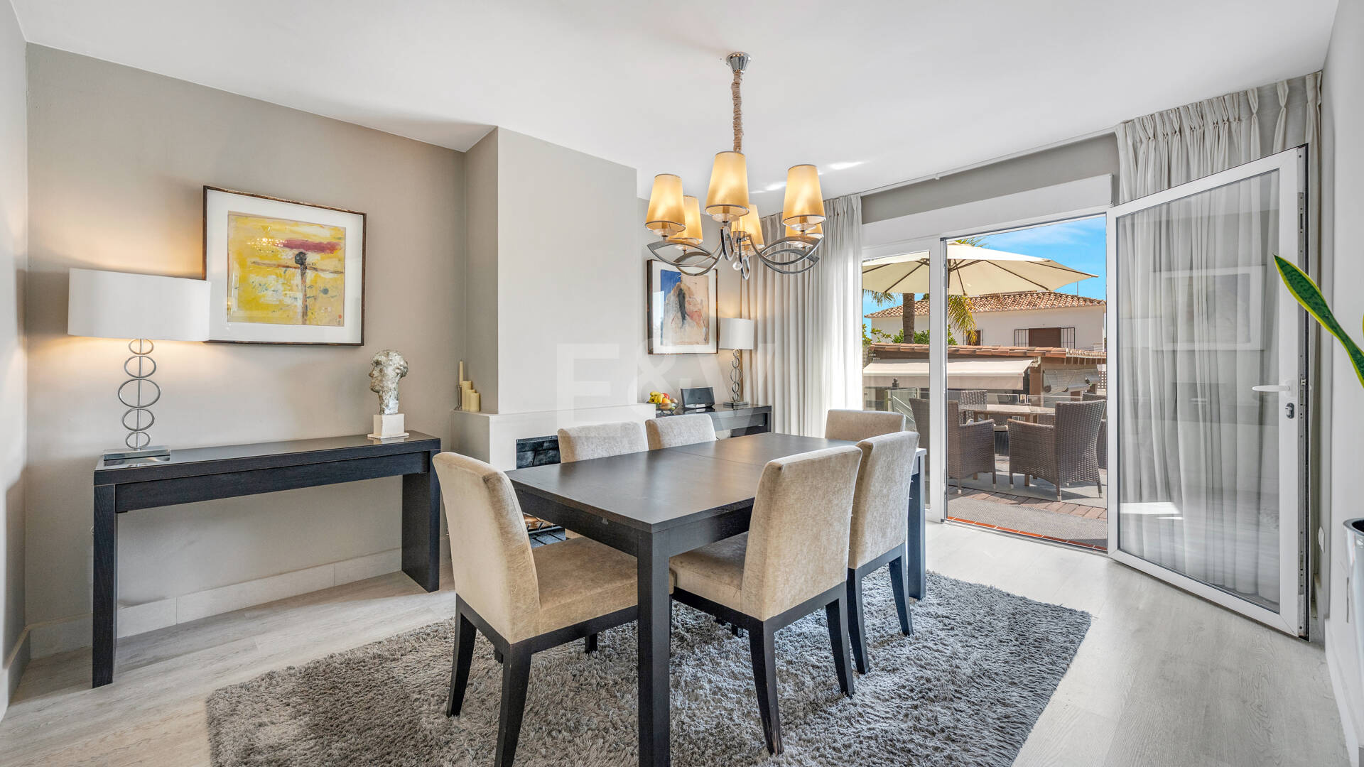 Elegant 6-Bedroom Villa with Guest House, Sea Views & Private Pool in Tranquil Río Real