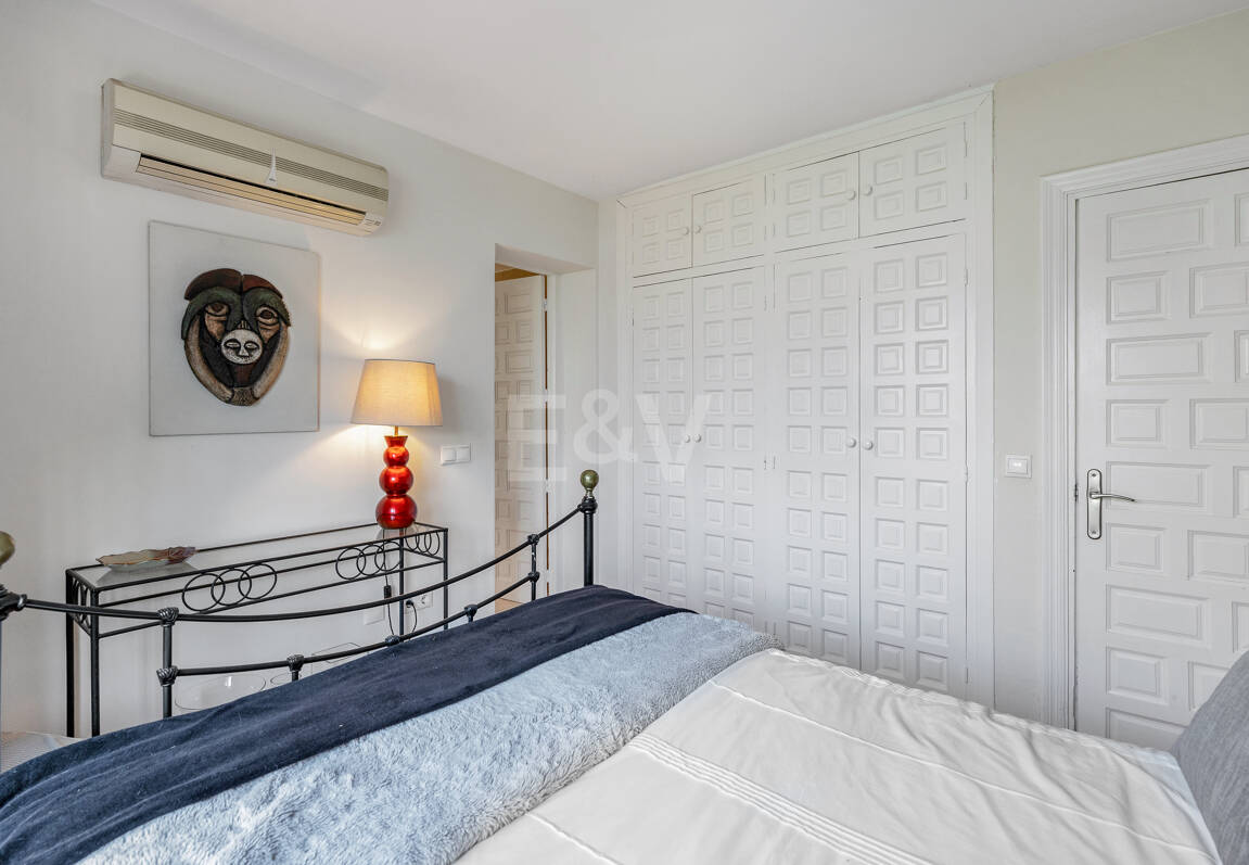 Elegant 6-Bedroom Villa with Guest House, Sea Views & Private Pool in Tranquil Río Real