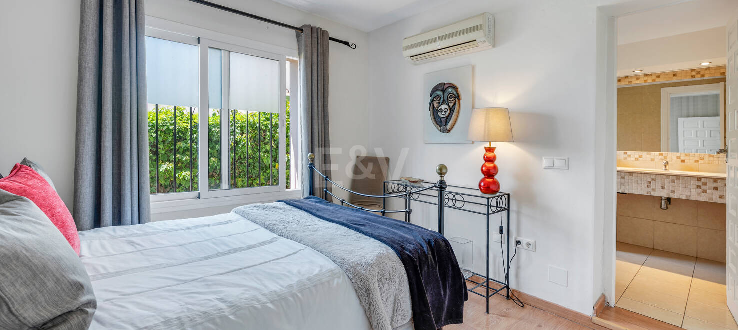 Elegant 6-Bedroom Villa with Guest House, Sea Views & Private Pool in Tranquil Río Real