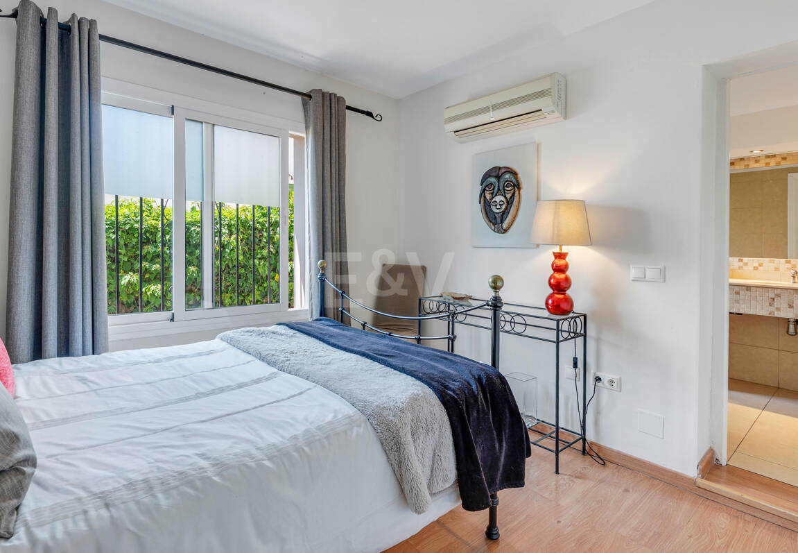 Elegant 6-Bedroom Villa with Guest House, Sea Views & Private Pool in Tranquil Río Real