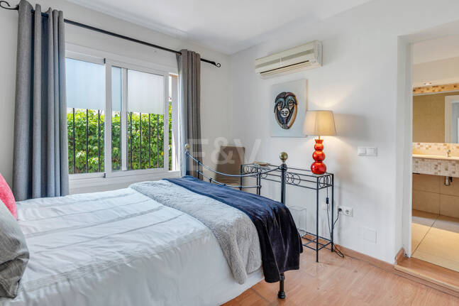 Elegant 6-Bedroom Villa with Guest House, Sea Views & Private Pool in Tranquil Río Real