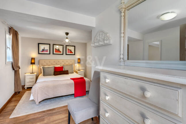 Elegant 6-Bedroom Villa with Guest House, Sea Views & Private Pool in Tranquil Río Real