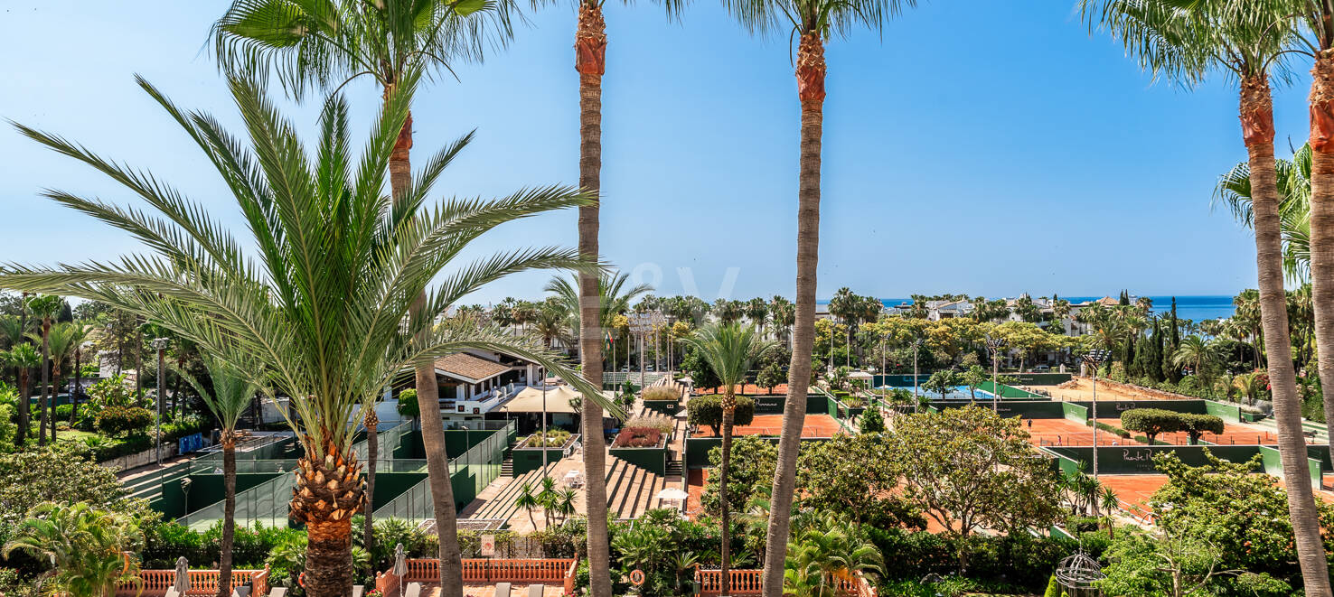 Elegant South-Facing Duplex Penthouse in Marina Puente Romano