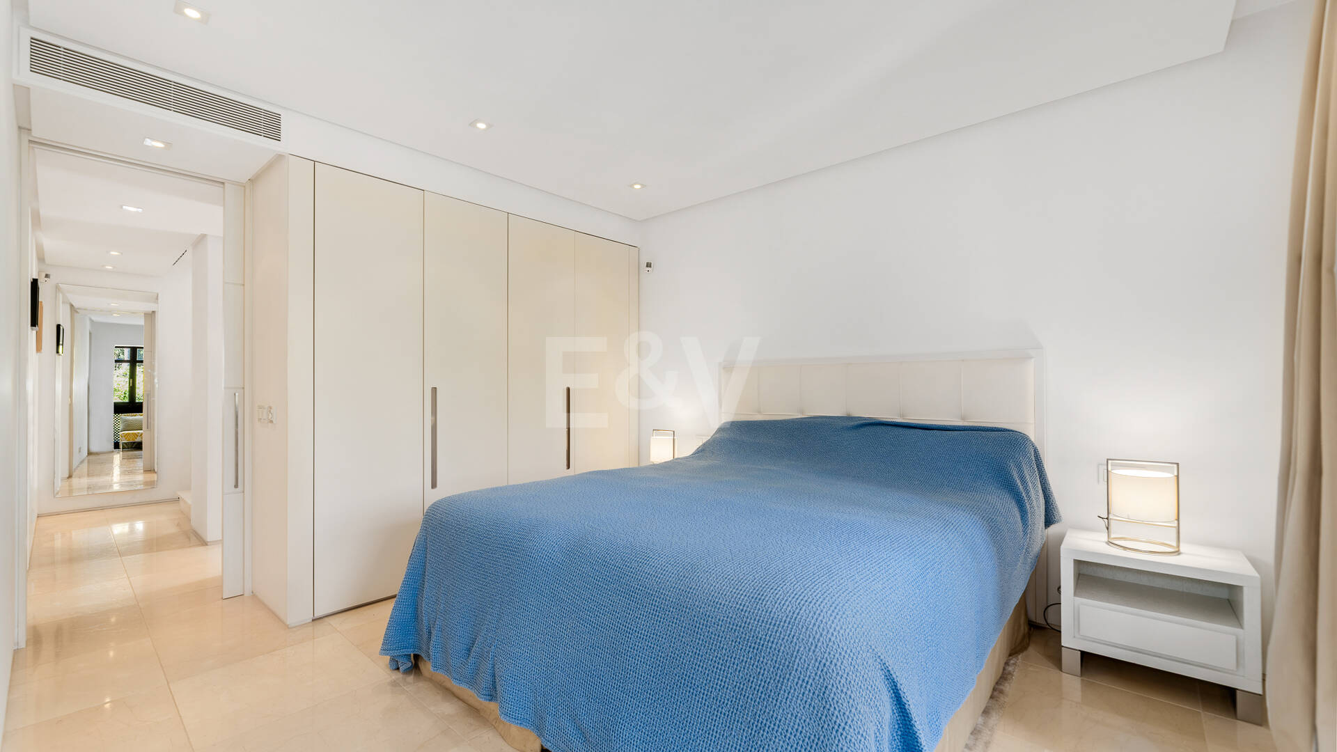 Élégante maison duplex Sud à Marina Puente Romano