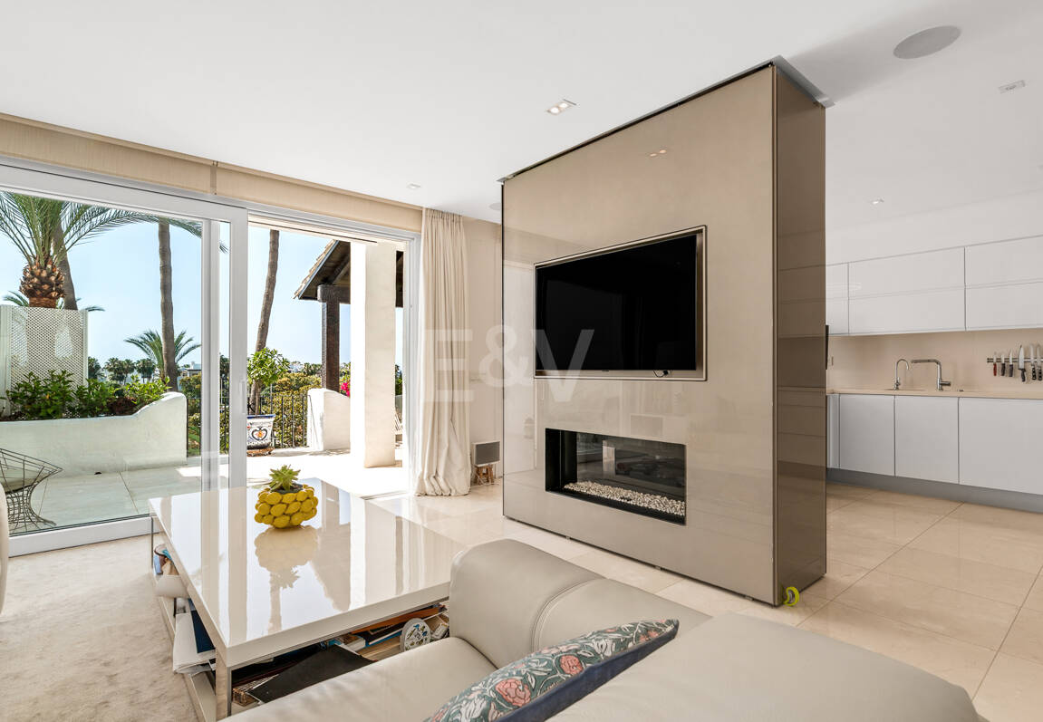 Elegante ático dúplex orientado al sur en Marina Puente Romano