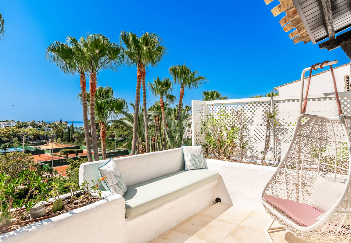 Elegante ático dúplex orientado al sur en Marina Puente Romano