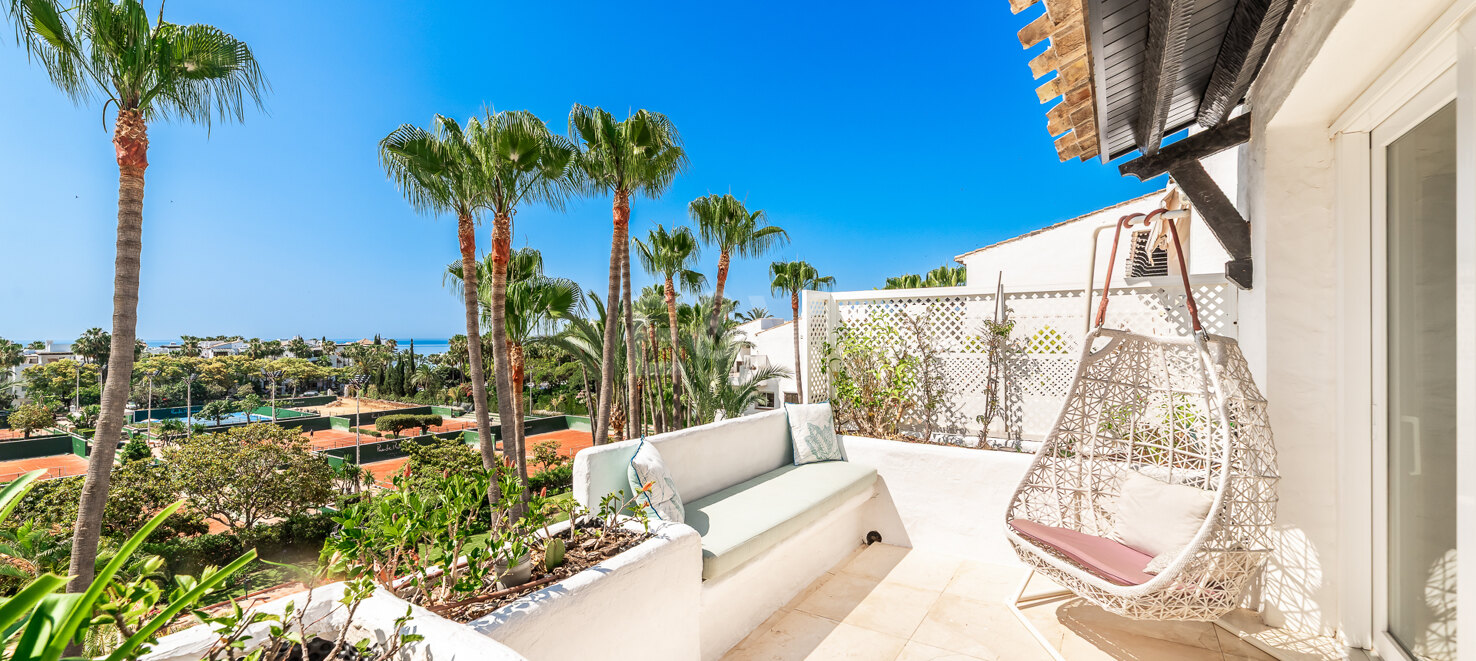 Elegant South-Facing Duplex Penthouse in Marina Puente Romano