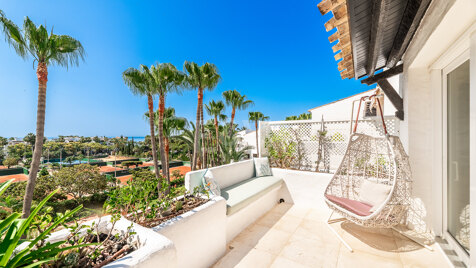 Takvåning till salu i Beach Side Golden Mile, Marbella Golden Mile