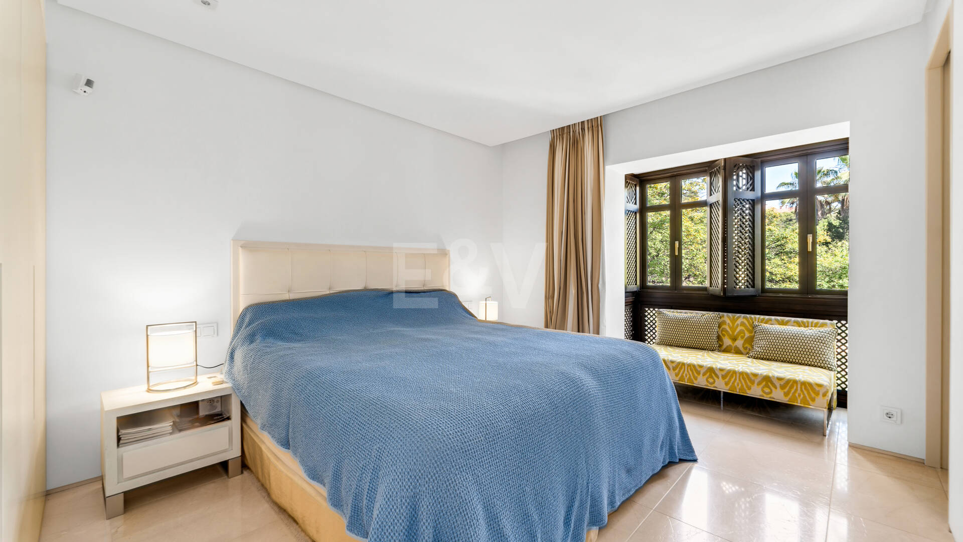 Élégante maison duplex Sud à Marina Puente Romano