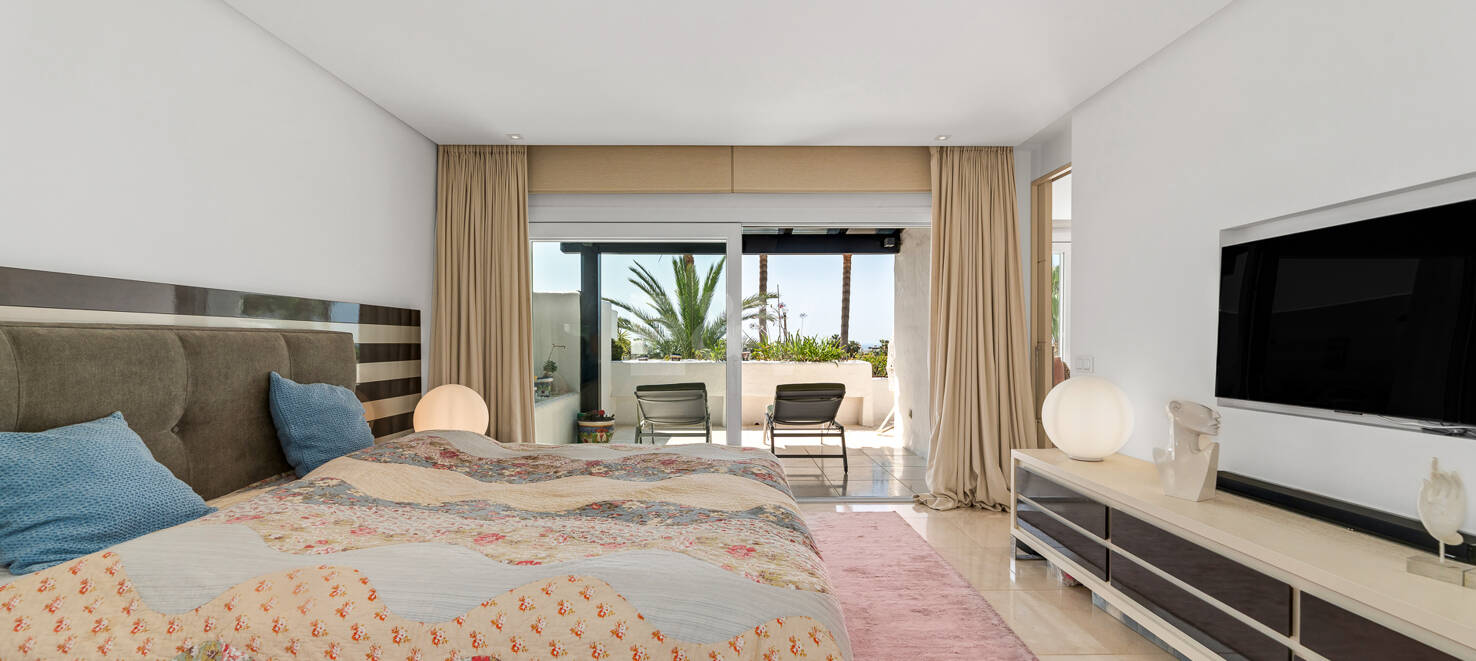 Elegant South-Facing Duplex Penthouse in Marina Puente Romano