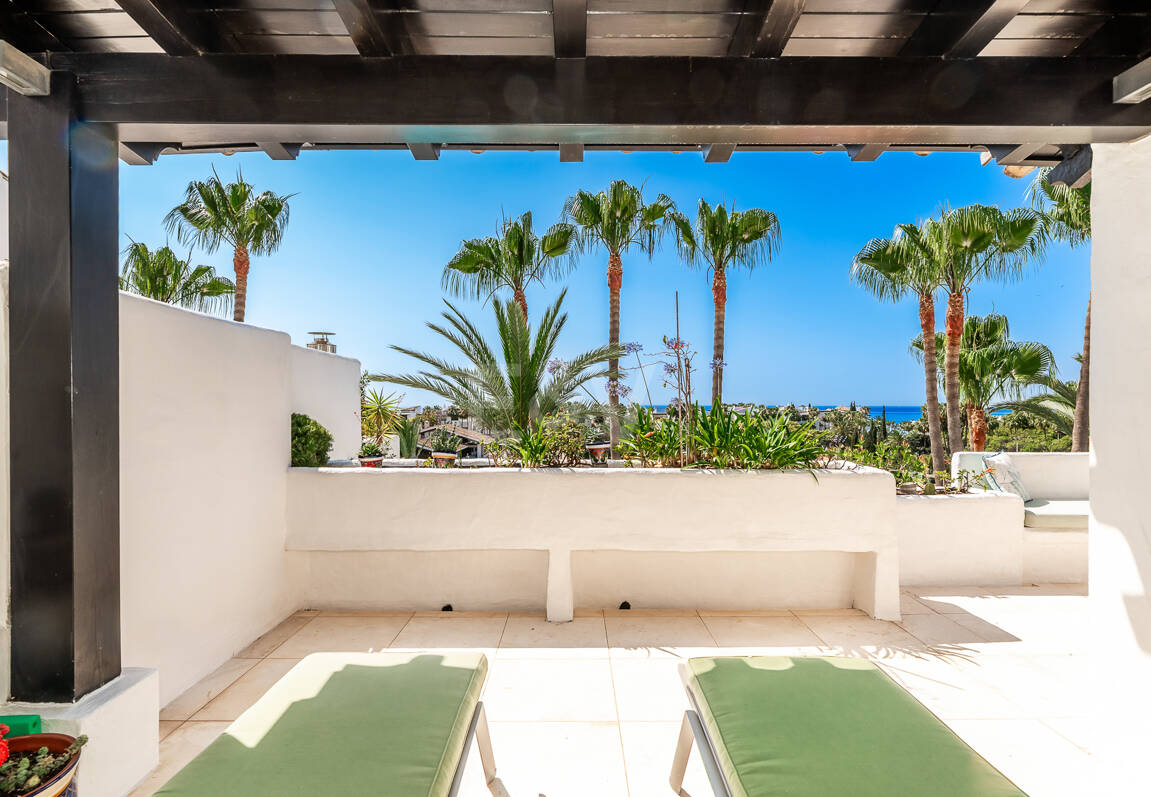 Elegante ático dúplex orientado al sur en Marina Puente Romano