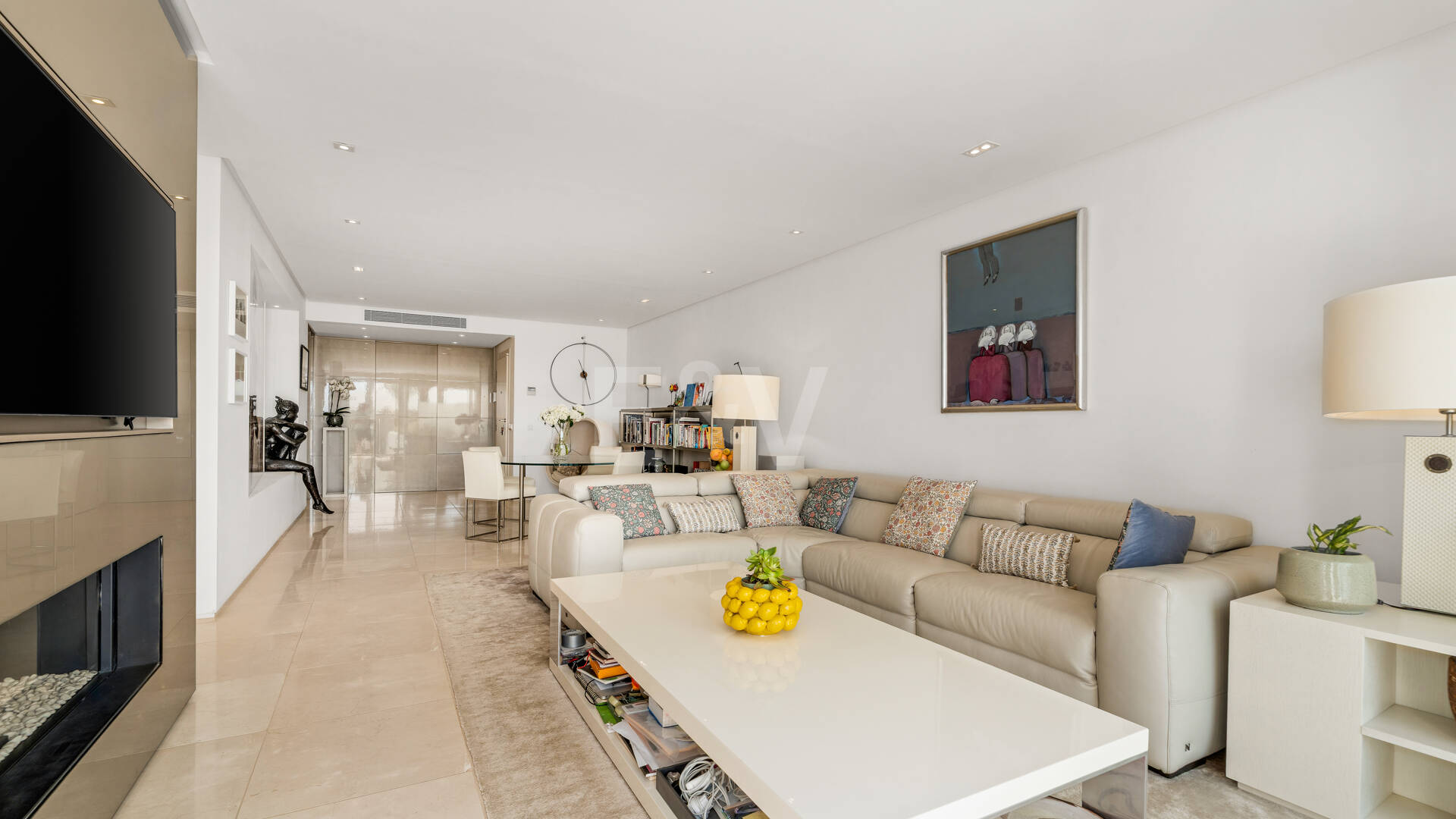 Elegante ático dúplex orientado al sur en Marina Puente Romano