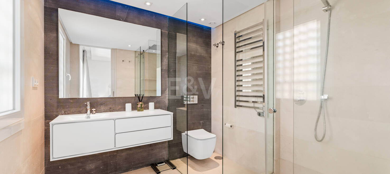 Elegant South-Facing Duplex Penthouse in Marina Puente Romano